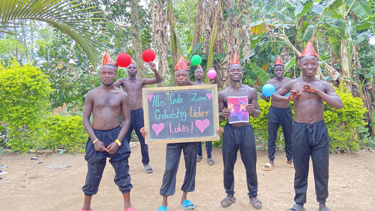 Afrikanisches Fitness Team - Schwarze Hose